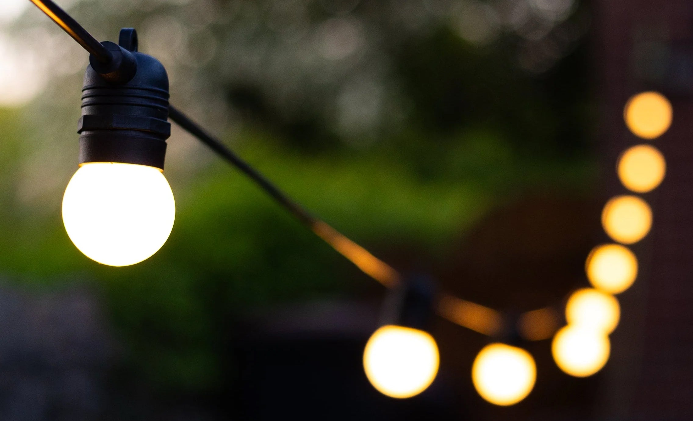 The Complete Guide On How To Transform Your Garden with Outdoor Festoon Lights