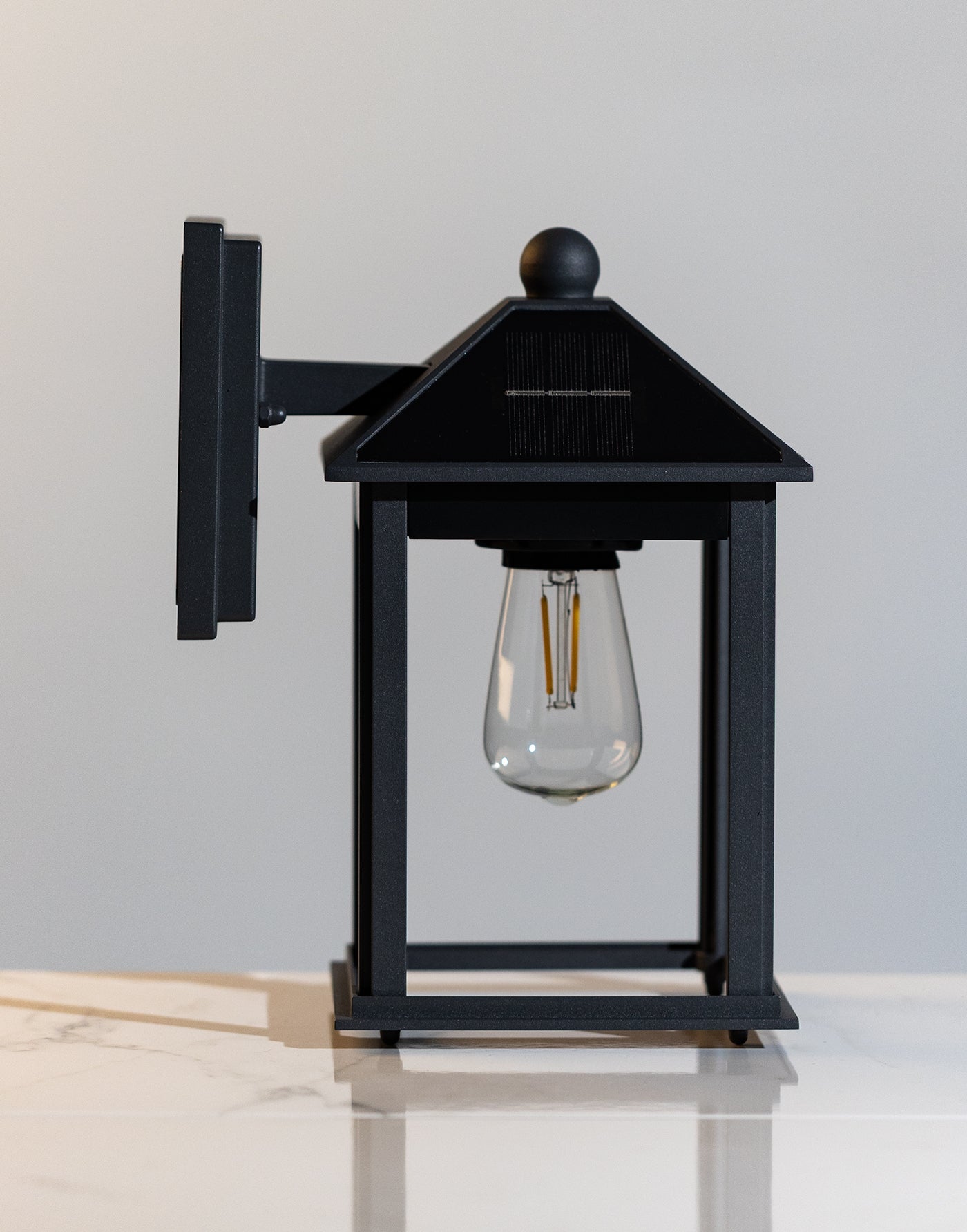 Kensington Solar Motion Sensor LED Outdoor Wall Lantern with Aluminium Die-Cast Body
