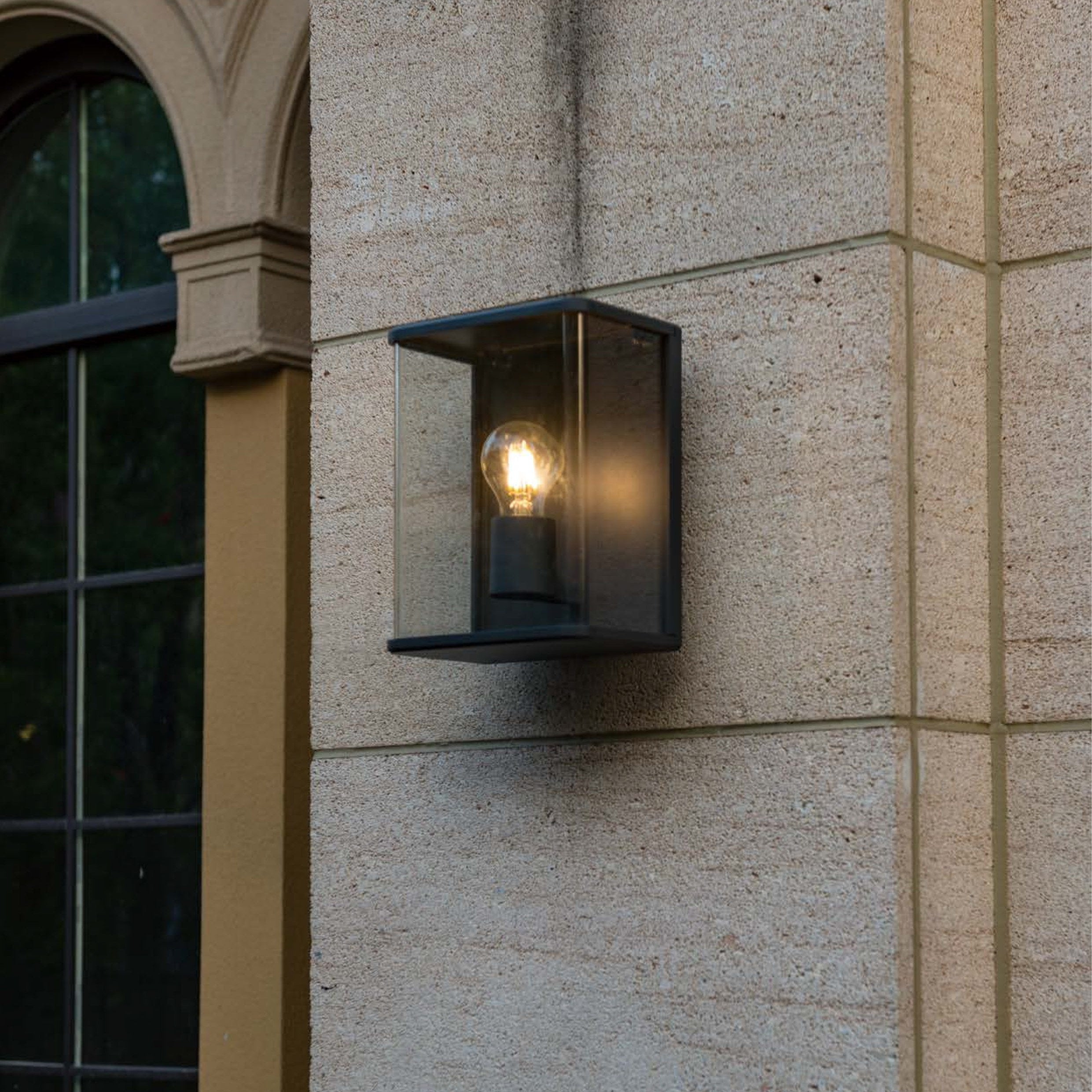 Grantham Outdoor LED Wall Light - Premium Aluminium Wall Light with Glass Diffuser