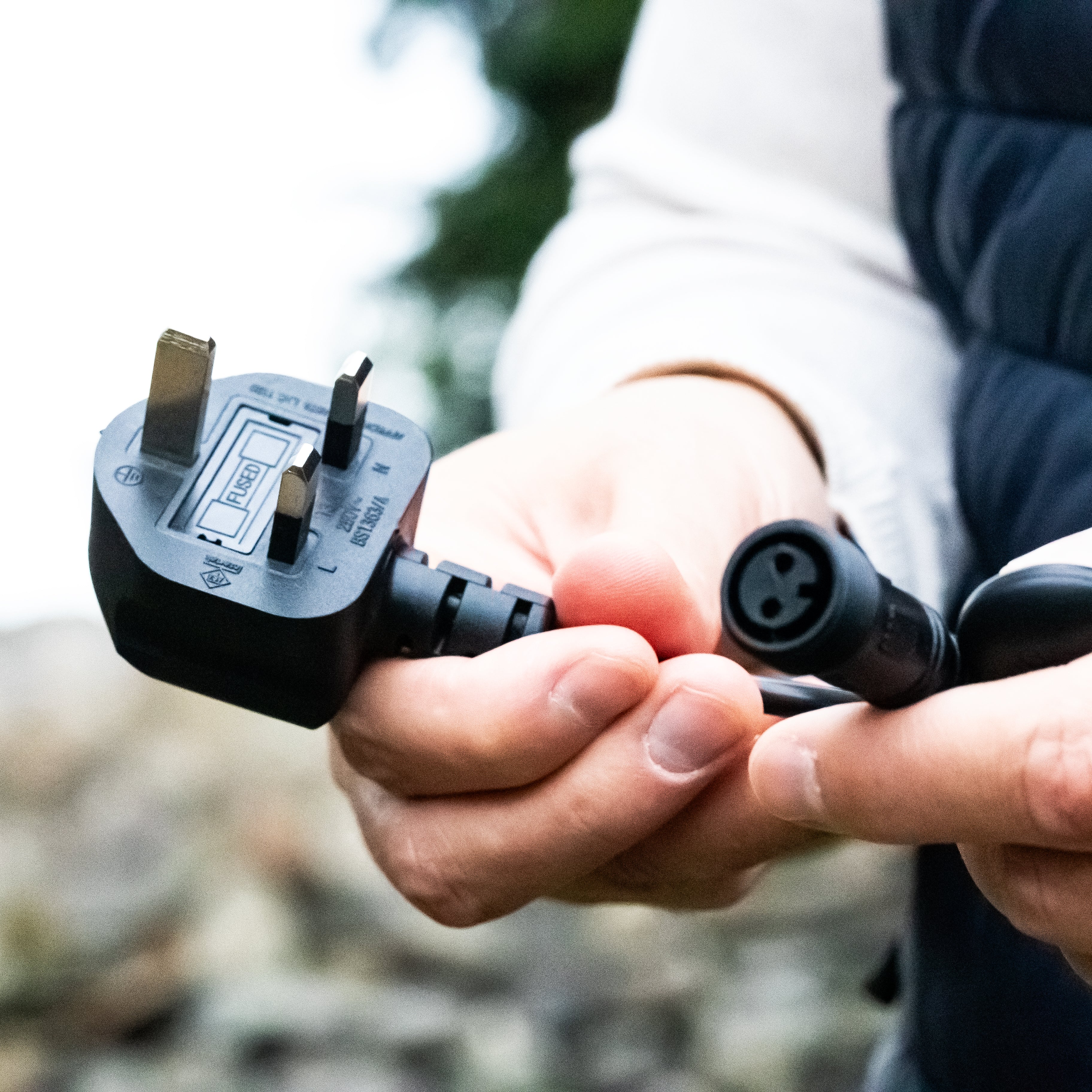 4m Extension Cable - Heavy Duty Outdoor Connecting Cable - Compatible with our Portofino / Meribel / Sorrento Festoon Lights