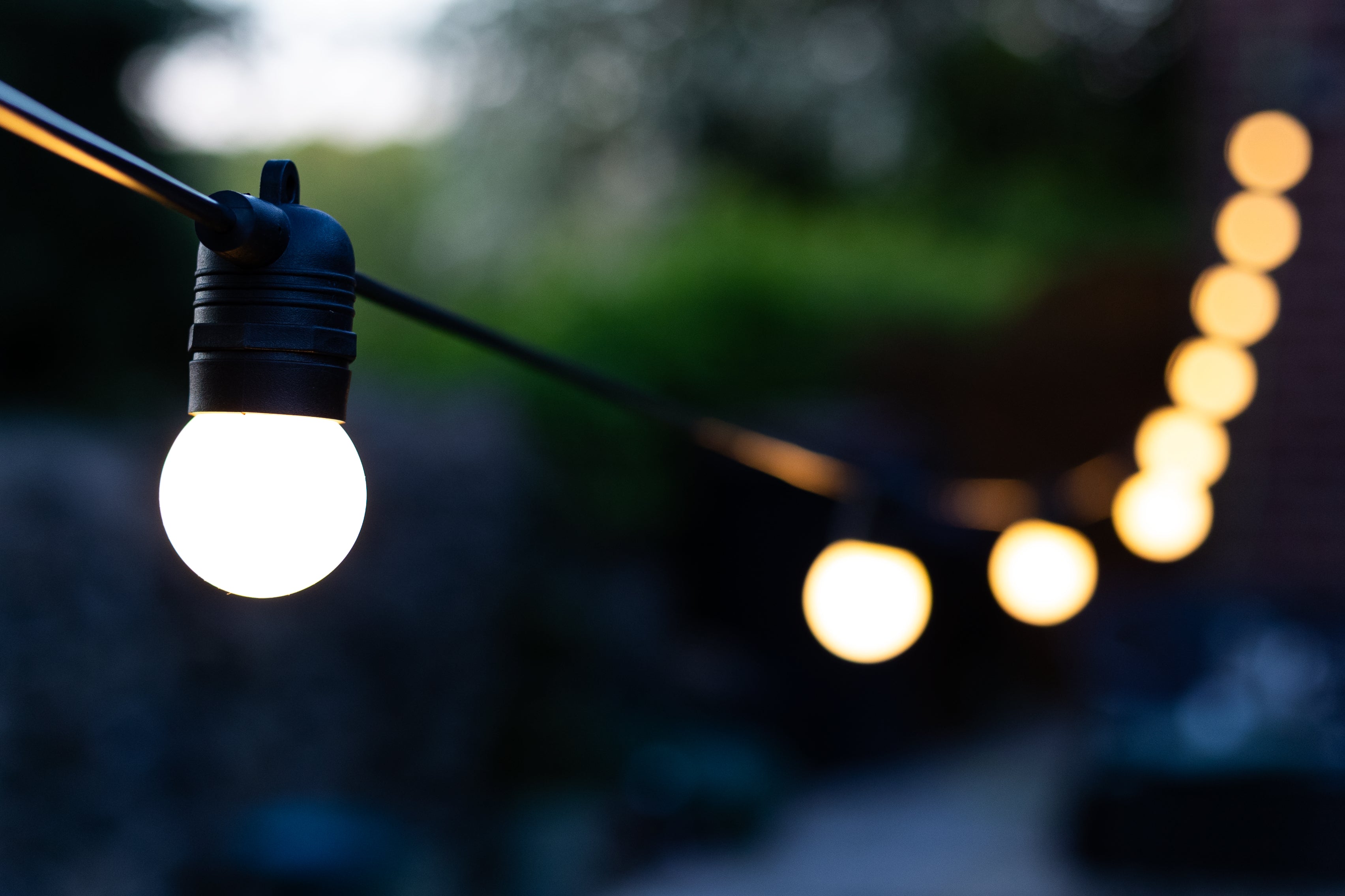 5m - 60m Festoon Heavy Duty Meribel Lighting IP67 - Soft Warm White - Frosted Bulbs on Black Rubber Cable